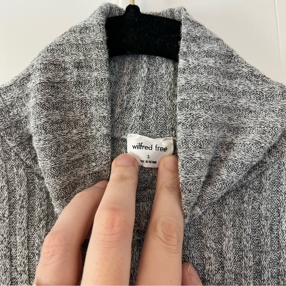 Aritzia Wilfred Free Cropped Ribbed Gray Turtleneck Top S - Picture 5 of 7